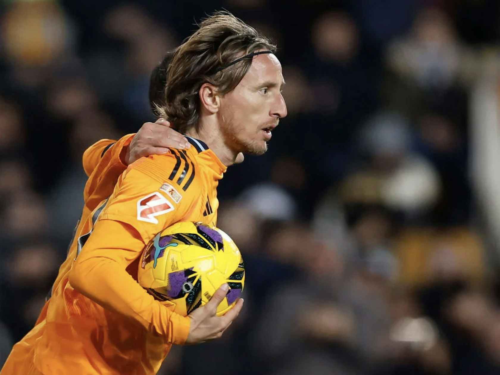 亚精英赛半场：陈威屡献神扑力保城池，海港0-0柔佛新山