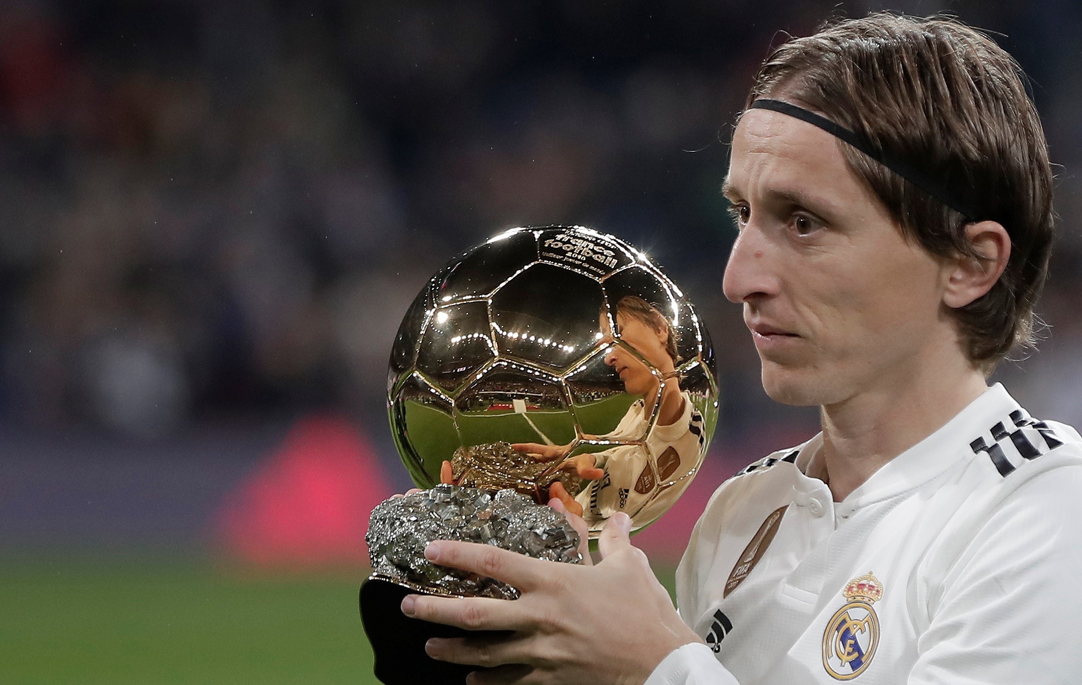 巴萨躲过一劫？尼코19场3球，年薪比肩亚马尔，毕巴给10年长约